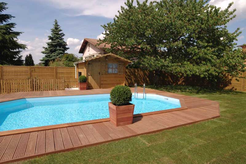 création de piscine bois sur jardin à lyon